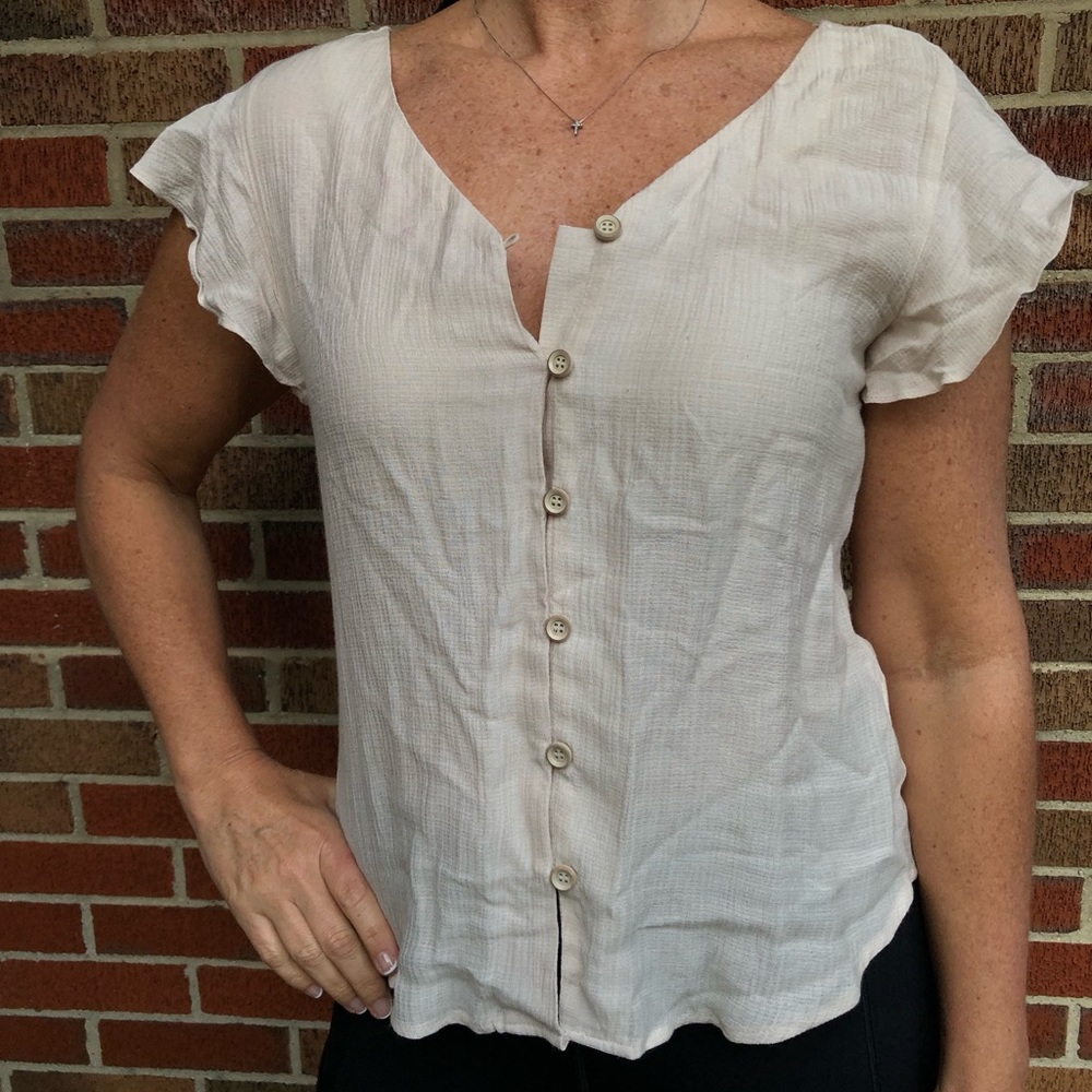 Adorable tan blouse